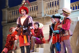 Sybille Philippin, Mezzosopran.