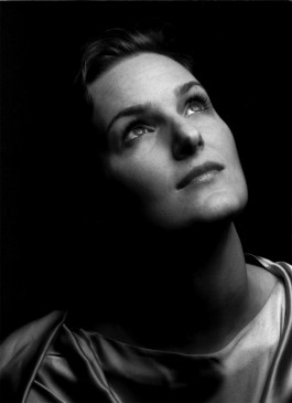 Sybille Philippin, Mezzosopran.